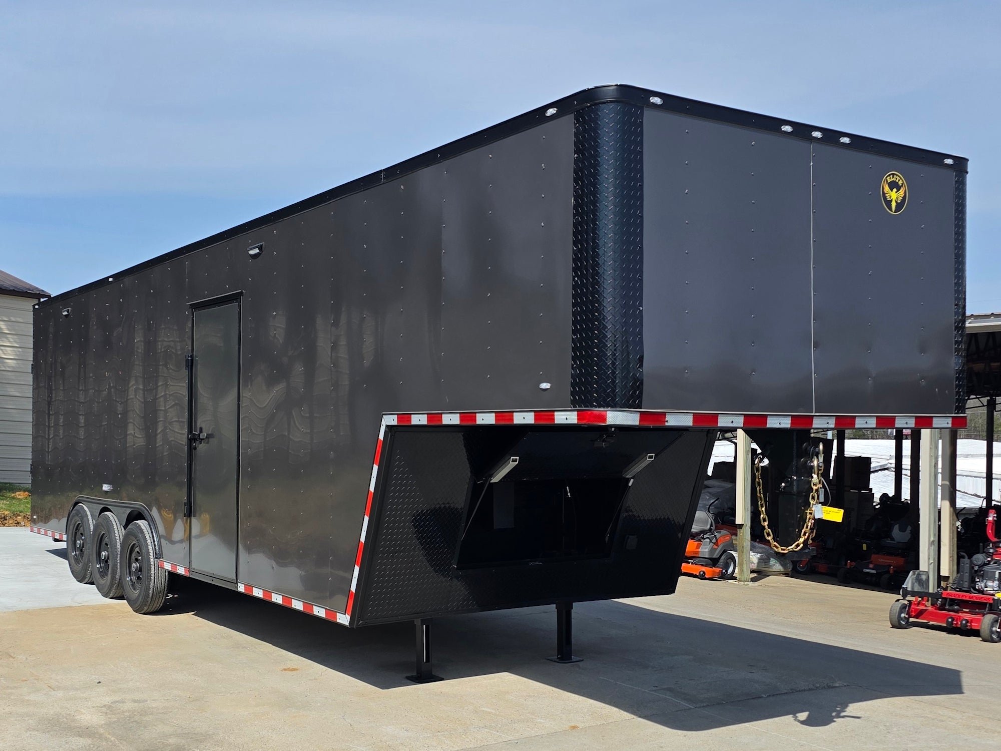8.5x32 Gooseneck Enclosed Equipment Car Hauler with 3-7K Axles 21K GVWR