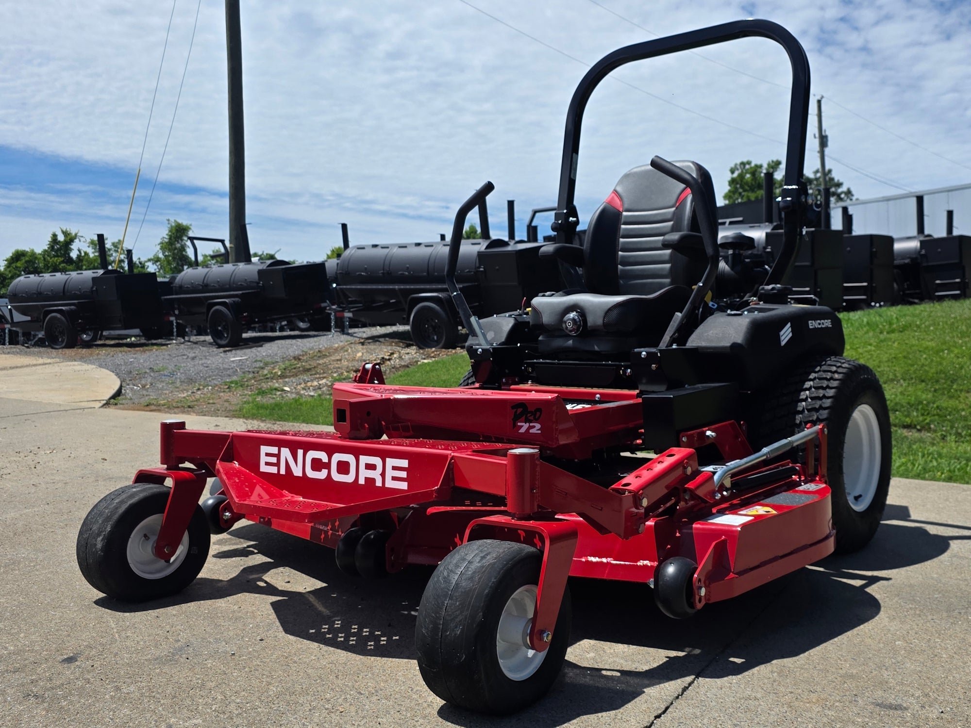 Encore Prowler EP72BSV37EV5 72" Commercial Zero Turn Mower 37HP Briggs EFI